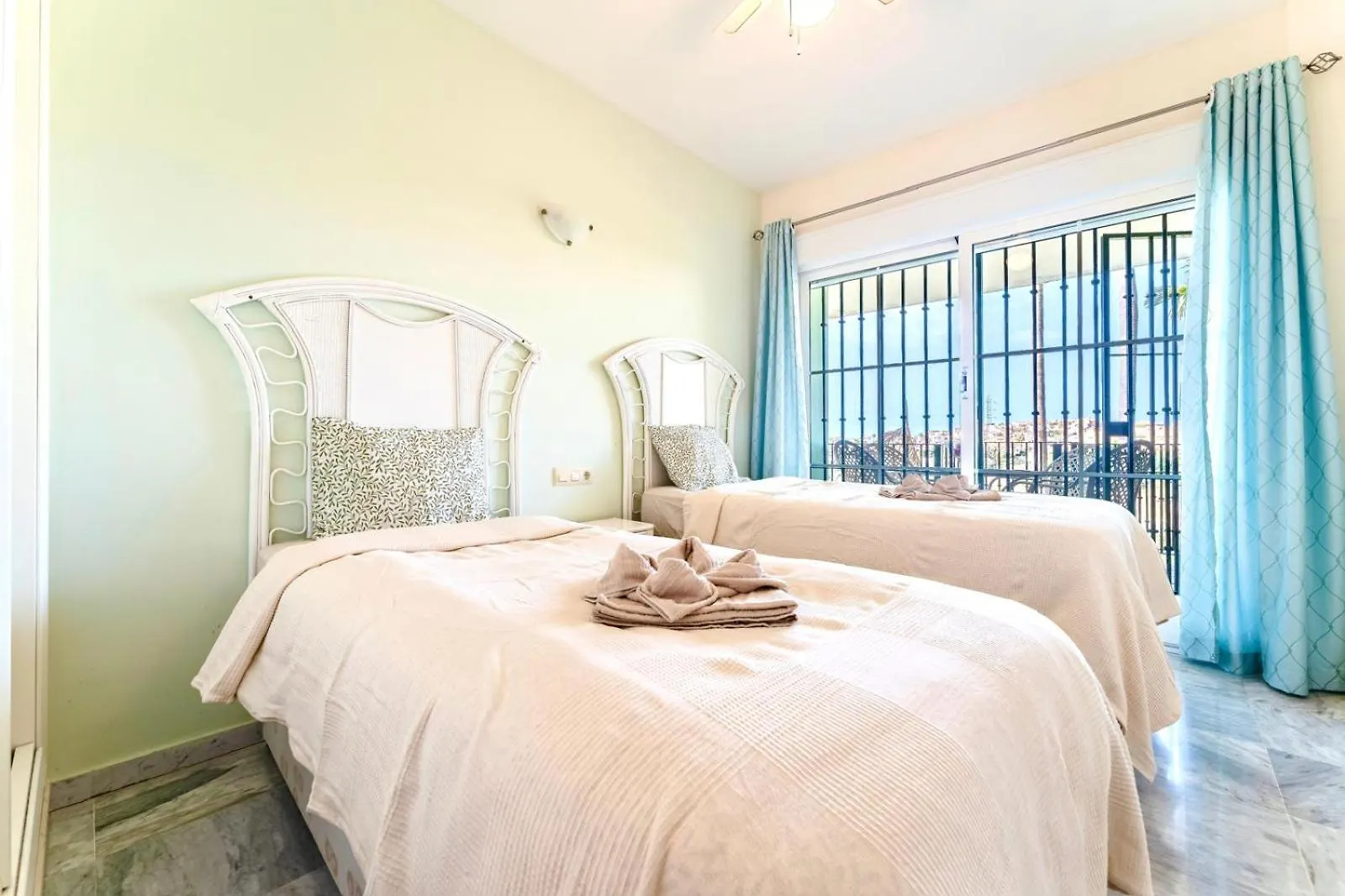 Apartment Mijas Golf Retreat With Private Garden, Ideal For Golf Lovers Málaga